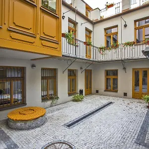 Rezidence Dlouha 17 3* Prag